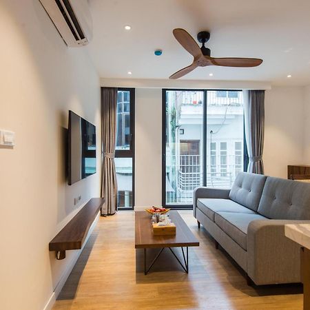 22Housing Hotel & Apartment 81 Linh Lang Hanoi Exteriör bild