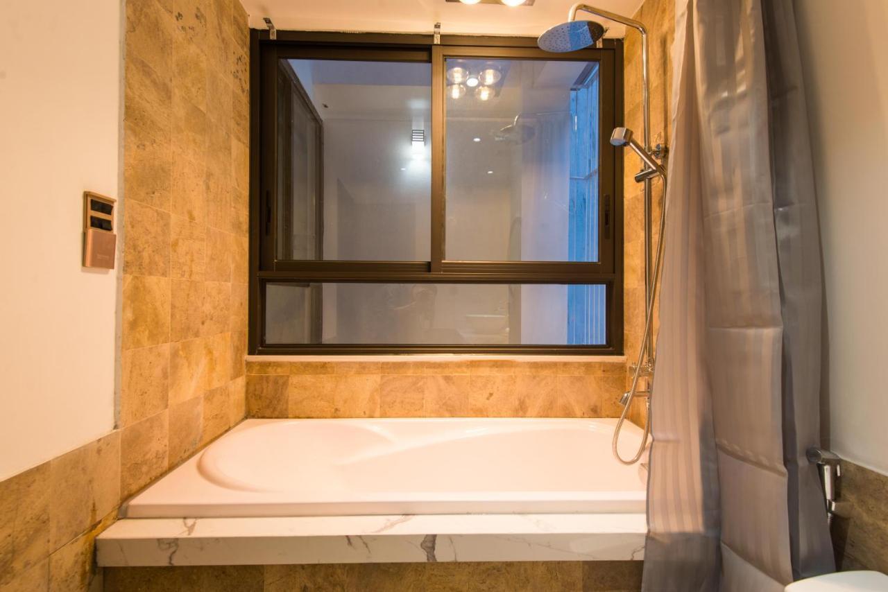 22Housing Hotel & Apartment 81 Linh Lang Hanoi Exteriör bild