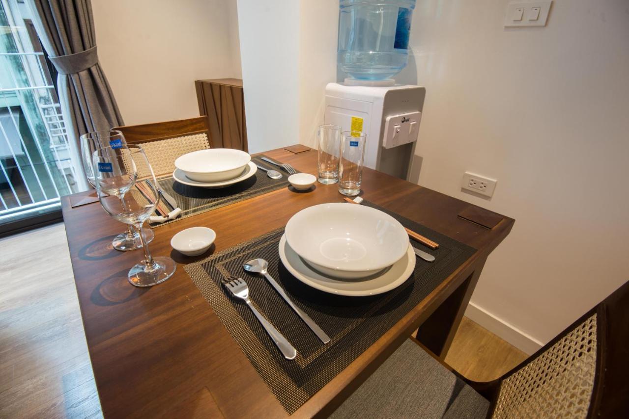 22Housing Hotel & Apartment 81 Linh Lang Hanoi Exteriör bild
