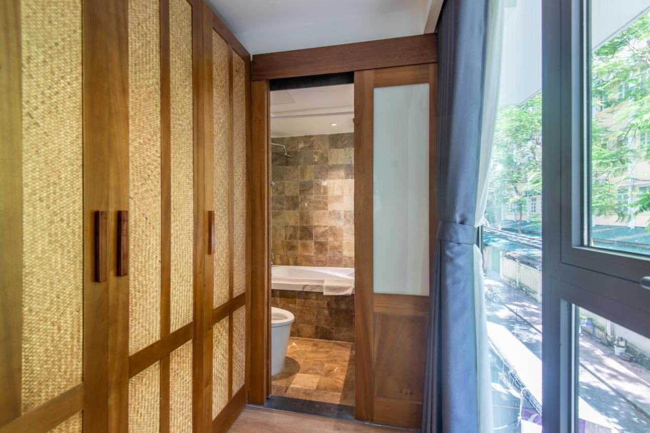 22Housing Hotel & Apartment 81 Linh Lang Hanoi Exteriör bild
