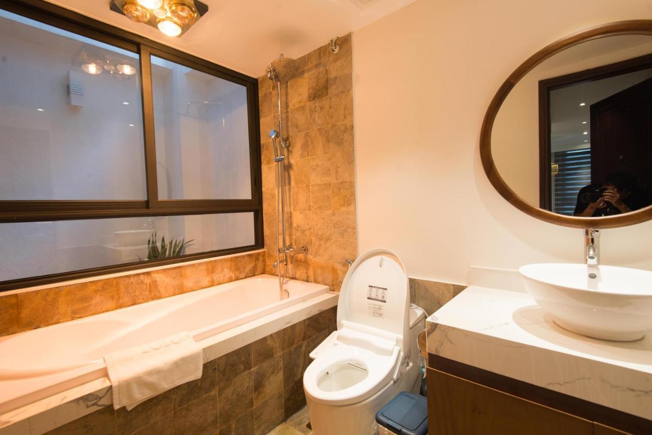 22Housing Hotel & Apartment 81 Linh Lang Hanoi Exteriör bild